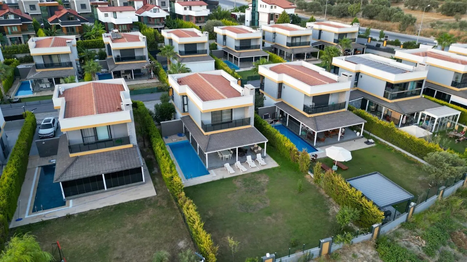 Oezel Havuzlu Muestakil Lueks Villa Kusadası